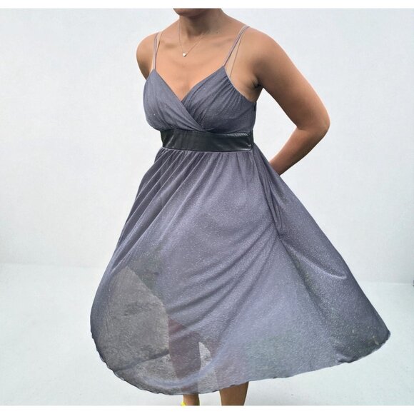 Hot Kiss Metallic Gray Spaghetti Strap Dress Waistband Pleated Skirt Size M - Picture 4 of 5